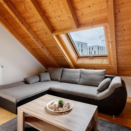 아파트 Sonnige Mit Balkon Kussaberg